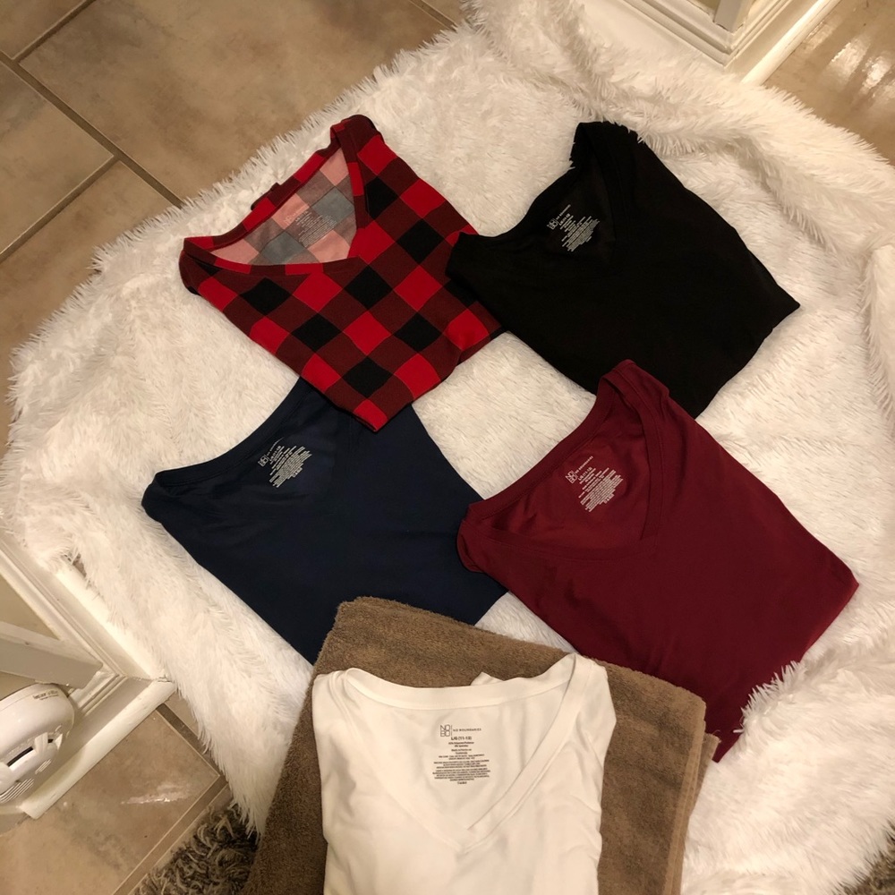 No Boundaries Juniors' Brushed Lg Sl V neck Tee